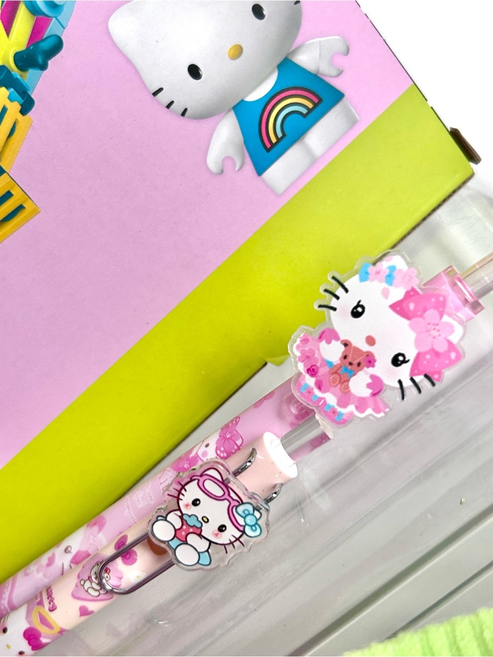 💝(HK401) Hello Kitty Adorable Roller Rink Build Set Bundle! - Picture 7 of 8